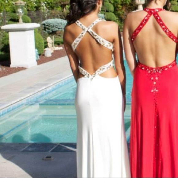 STUNNING White Tony Bowls PROM Dress - Picture 3 of 16